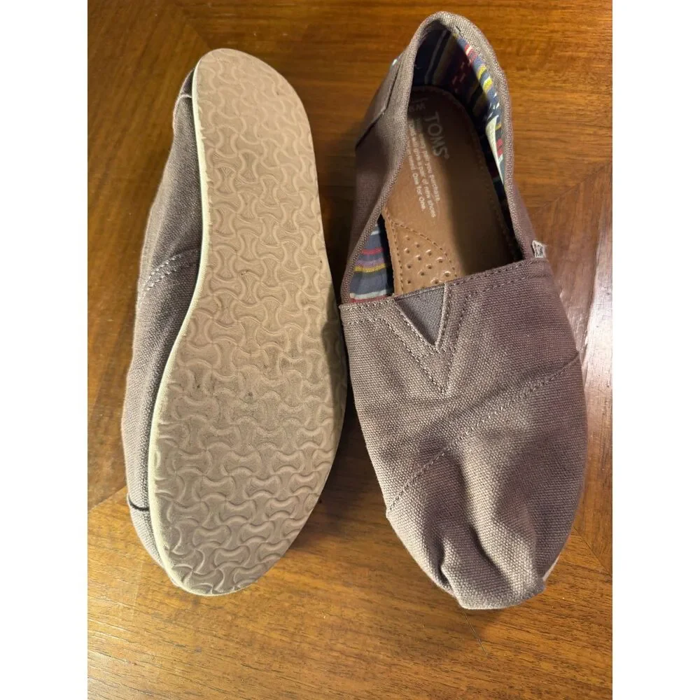 Toms these shoes